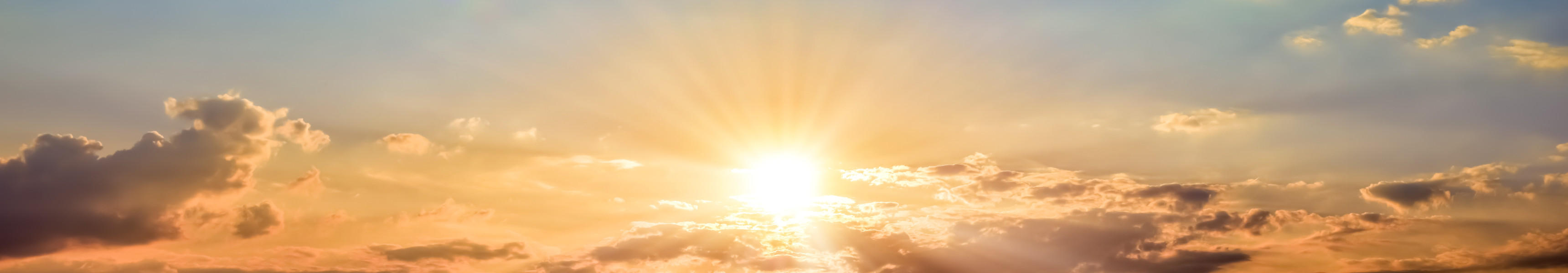 Sonnenuntergang mit Wolken